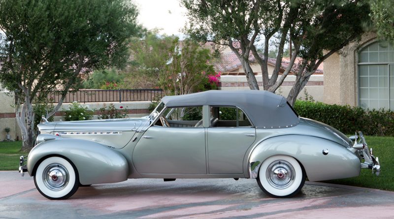 1940 Packard 180 Super 8 Convertble