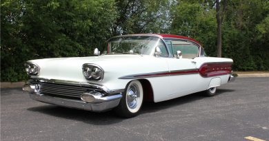1958 Pontiac Star Chief Custom Hardtop
