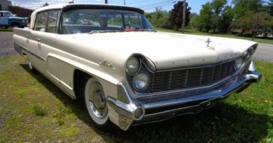 1959 Lincoln Premiere Sedan