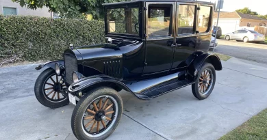 1924 Ford Model T Fordor Sedan