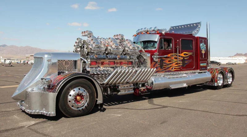 1984 Peterbilt 359 Ultra Custom THOR 24