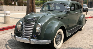 1937 Chrysler 8 Airflow C14